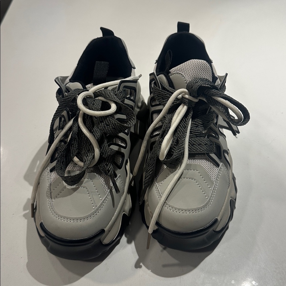 Stylish Gray and Black Sneakers
